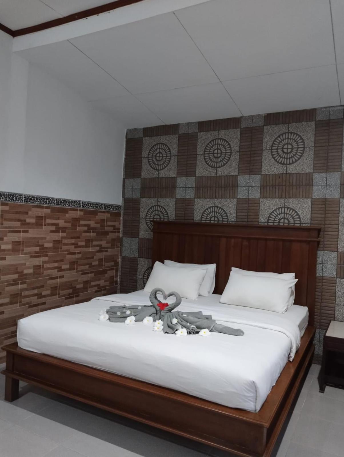 Hotel Lestari Gilimanuk Exteriör bild