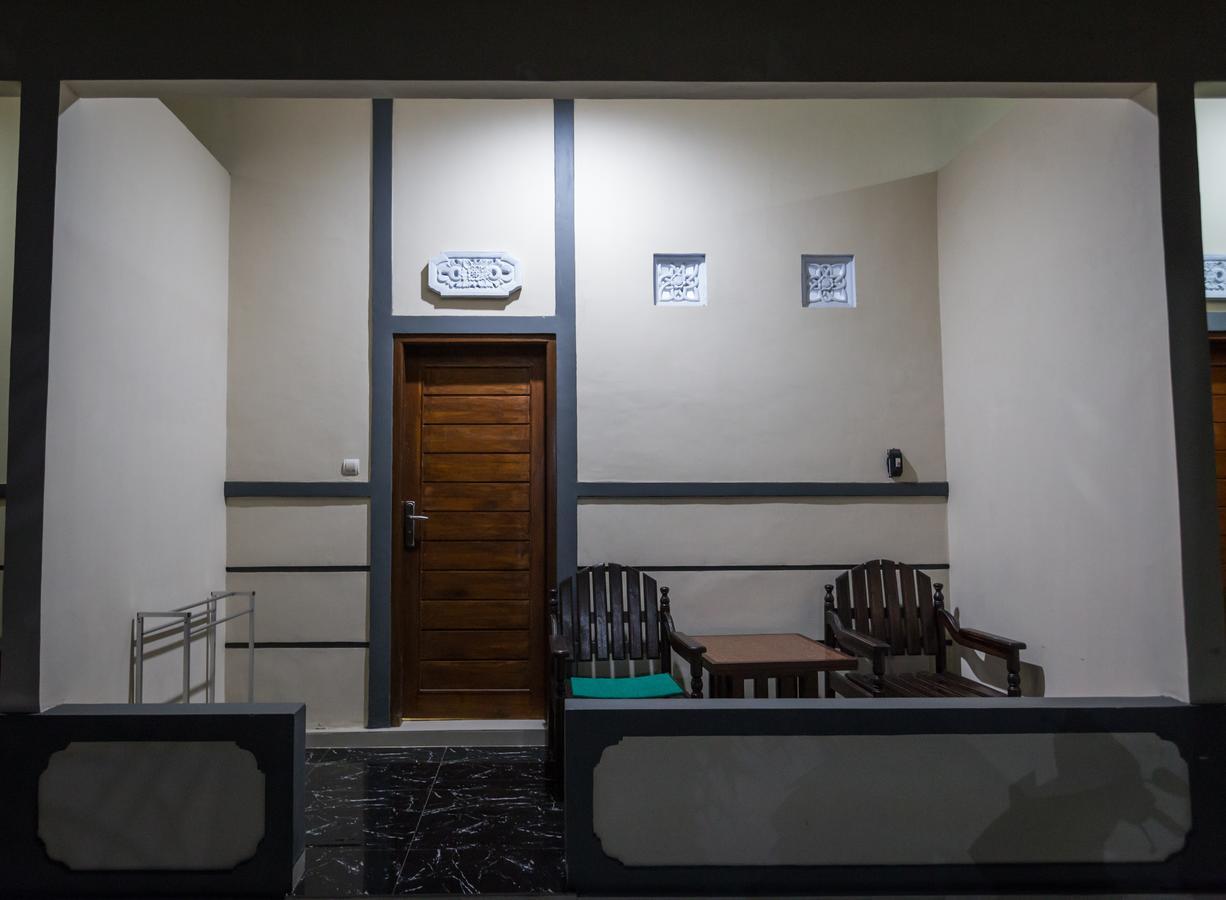 Hotel Lestari Gilimanuk Exteriör bild