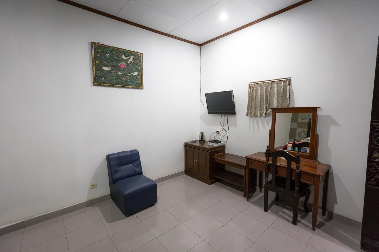 Hotel Lestari Gilimanuk Exteriör bild